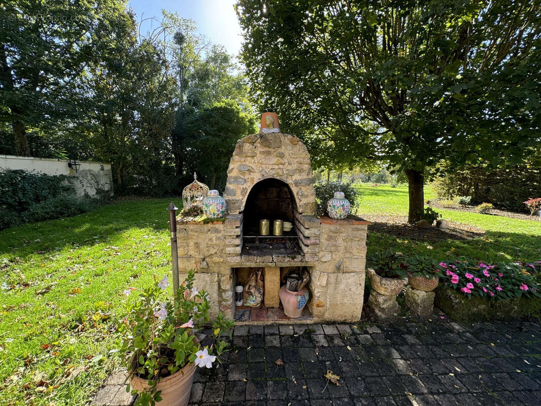 Propriété d'exception au Châtelet : 3,5 ha de nature avec piscine ! - photo 14