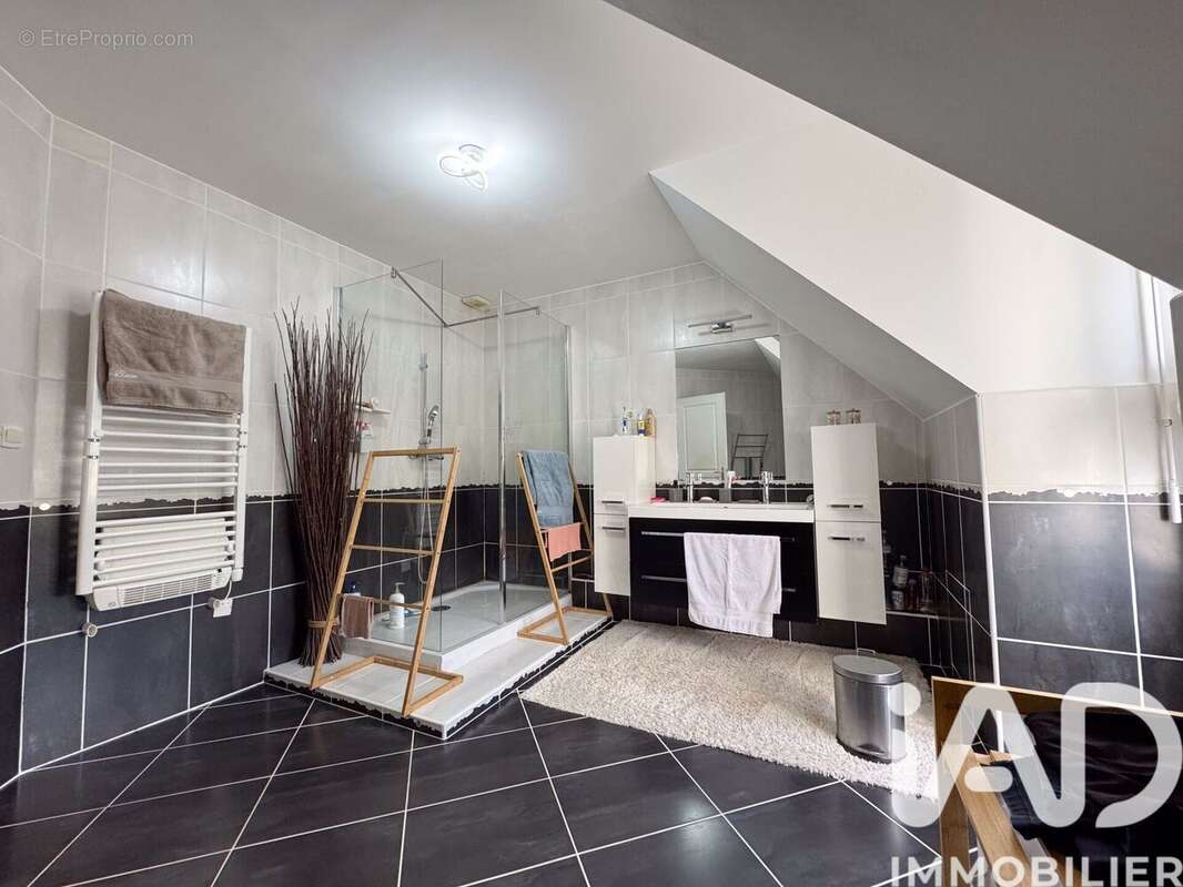 Photo 8 - Maison à MONCE-EN-BELIN