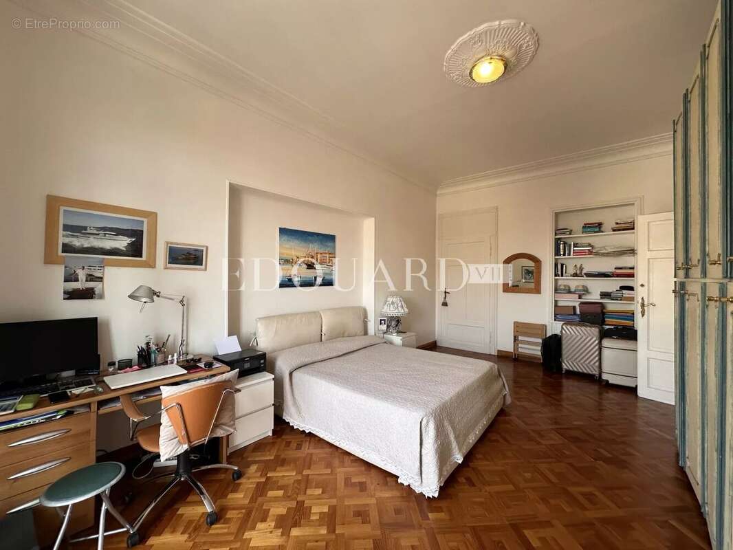 Vaste trois pièces à vendre avec belle vue sur la ville jusqu’à la mer, en plein centre de Menton - photo 26