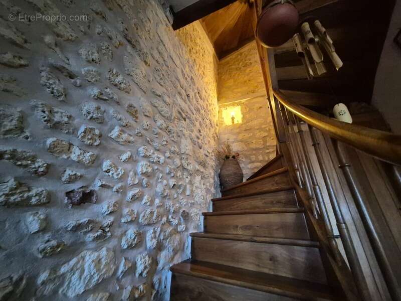 Maison à SAINT-SAVINIEN