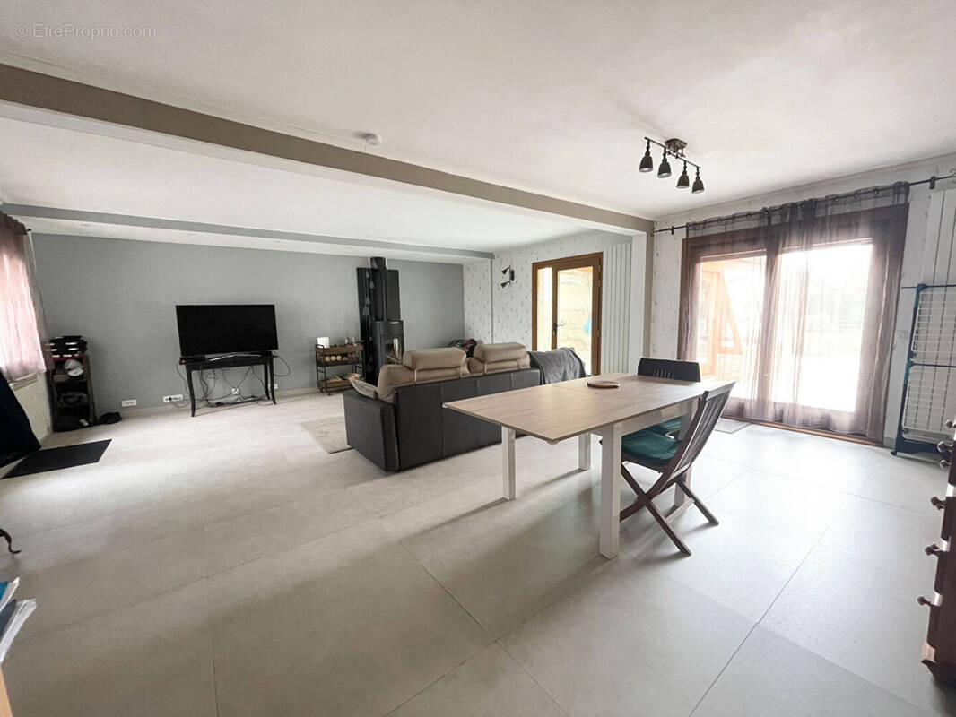 Maison à SARTROUVILLE