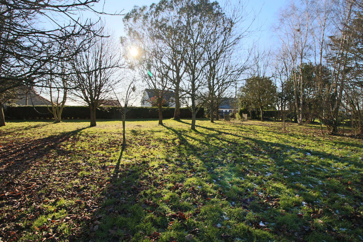 Terrain à MONCEAUX-EN-BESSIN