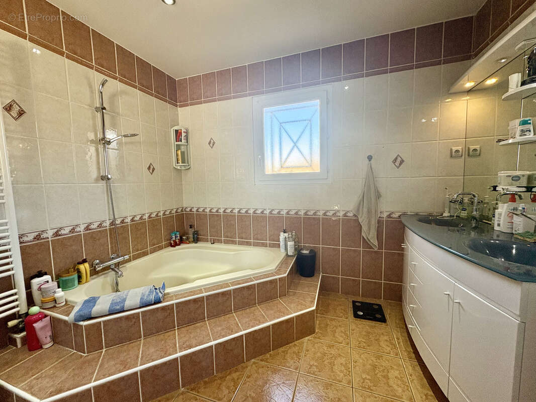 Maison à ROUSSILLON