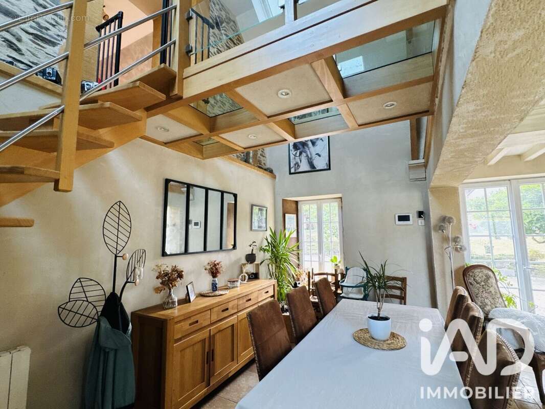 Maison 136 m² à Saint-Georges-D'elle  - photo 7