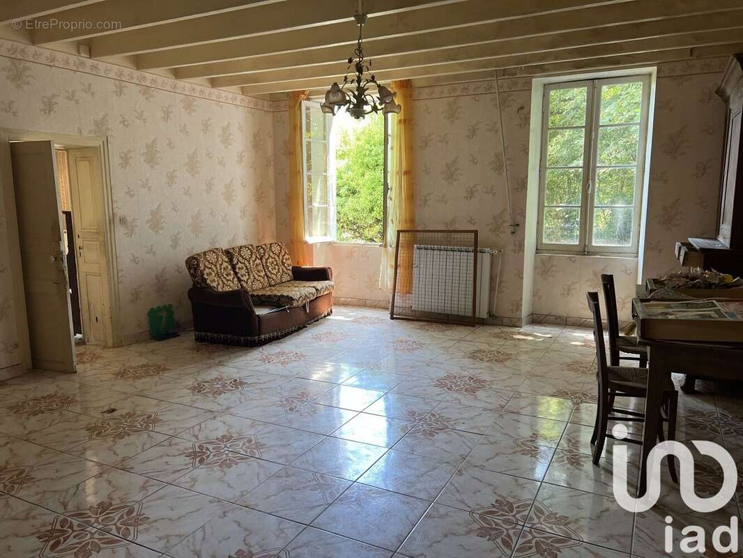 Maison 145 m² à Saint-Pierre-De-L'ile  - photo 7