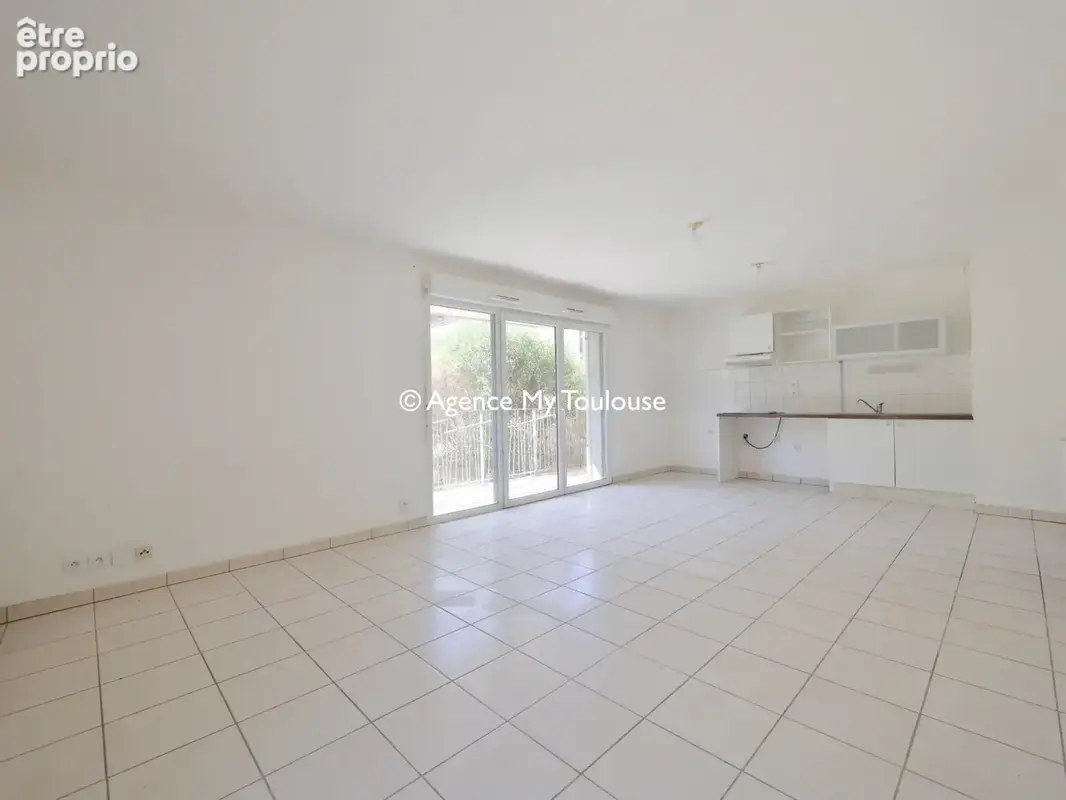 Montaudran, T3 de 70 m2 en rez de chaussée avec grand balcon et 2 places de parking dans résidence récente - photo 3