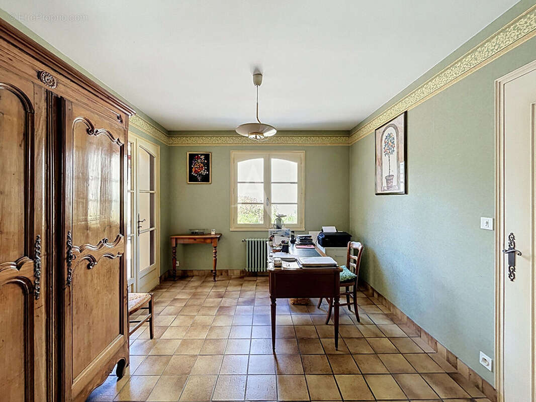 Maison Chateau Gontier Sur Mayenne   380 m2 - photo 2