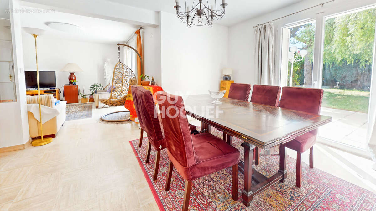 Maison à BUSSY-SAINT-GEORGES