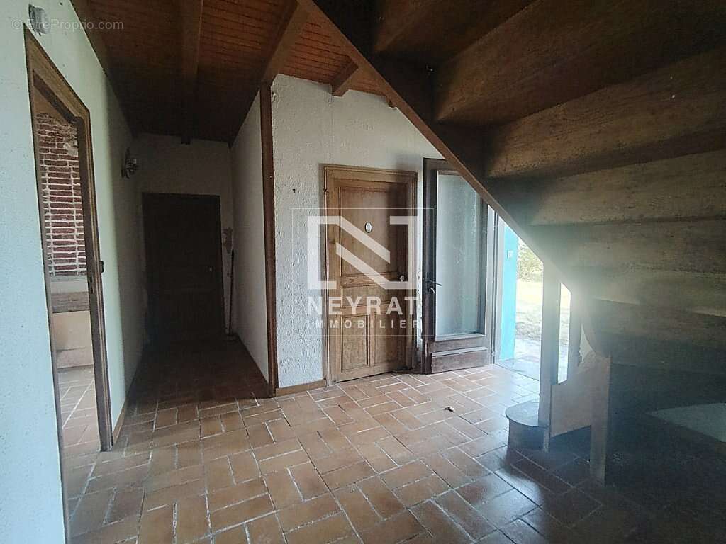Maison de campagne de 131m² à rénover sur terrain de plus 1,5 hectare - photo 3