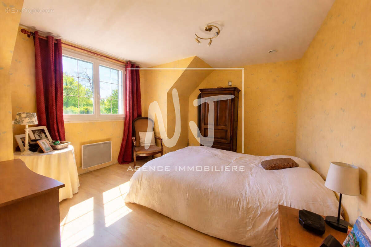 Maison à PELLOUAILLES-LES-VIGNES