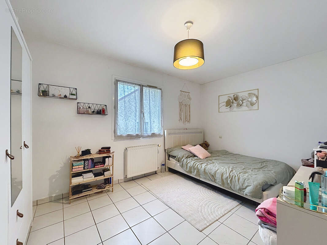 Maison à SAINT-PANTALEON-DE-LARCHE