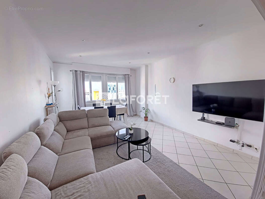 Appartement à SAINT-ETIENNE