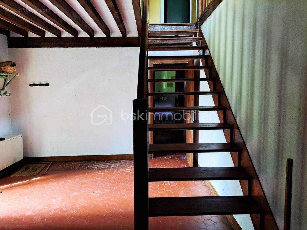 Maison à CHATENAY-SUR-SEINE