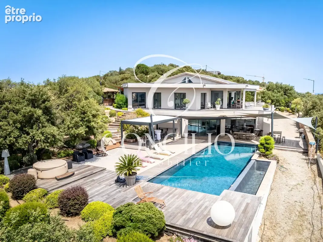 PORTO-VECCHIO - Villa contemporaine avec vue panoramique sur la baie de Saint-Cyprien - photo 6