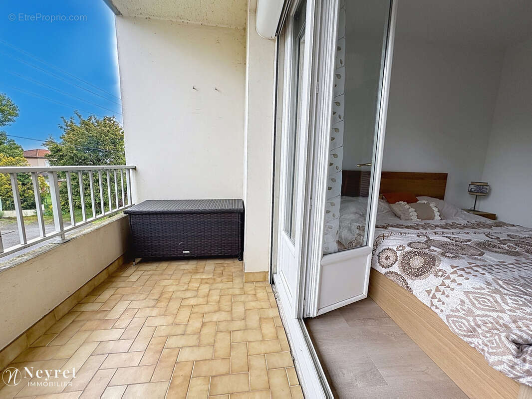 Appartement à SAINT-GENIS-LAVAL