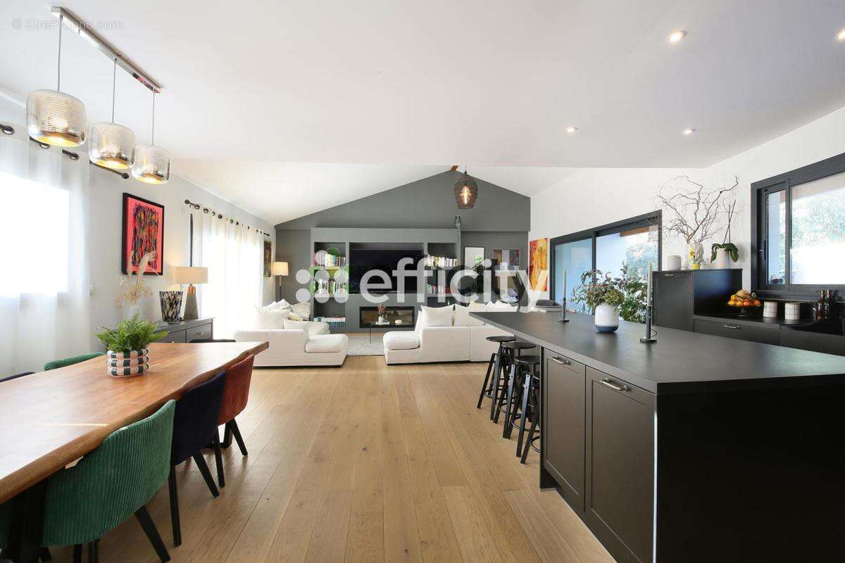 Maison à SAINTE-FOY-D&#039;AIGREFEUILLE