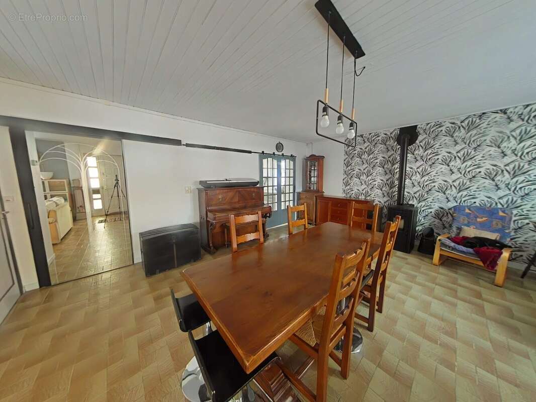 Maison à OSTRICOURT