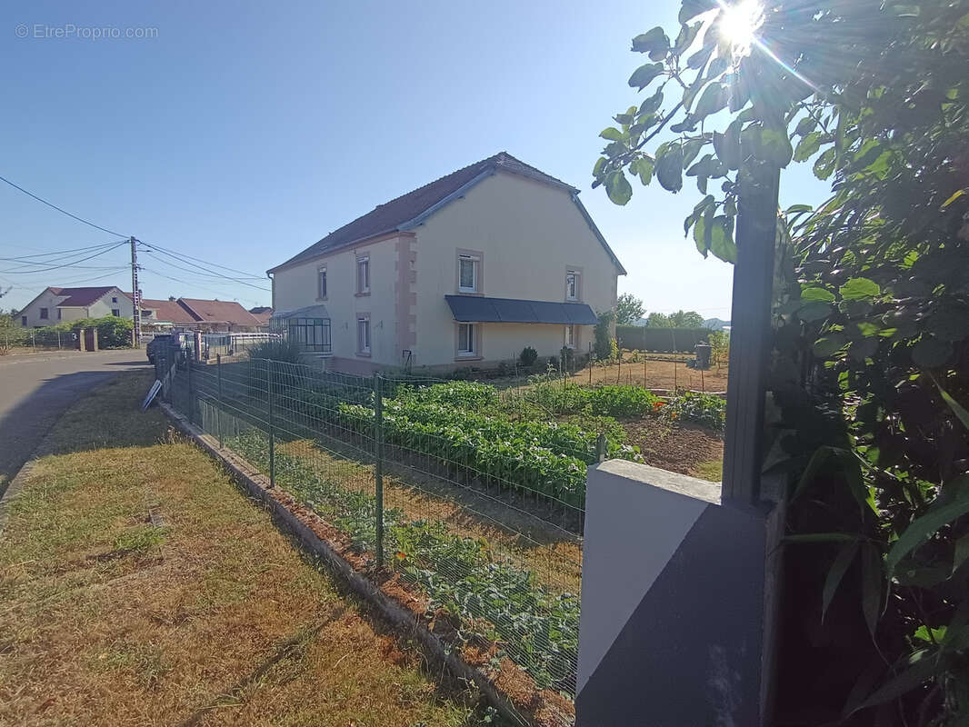 Maison à FROTEY-LES-LURE