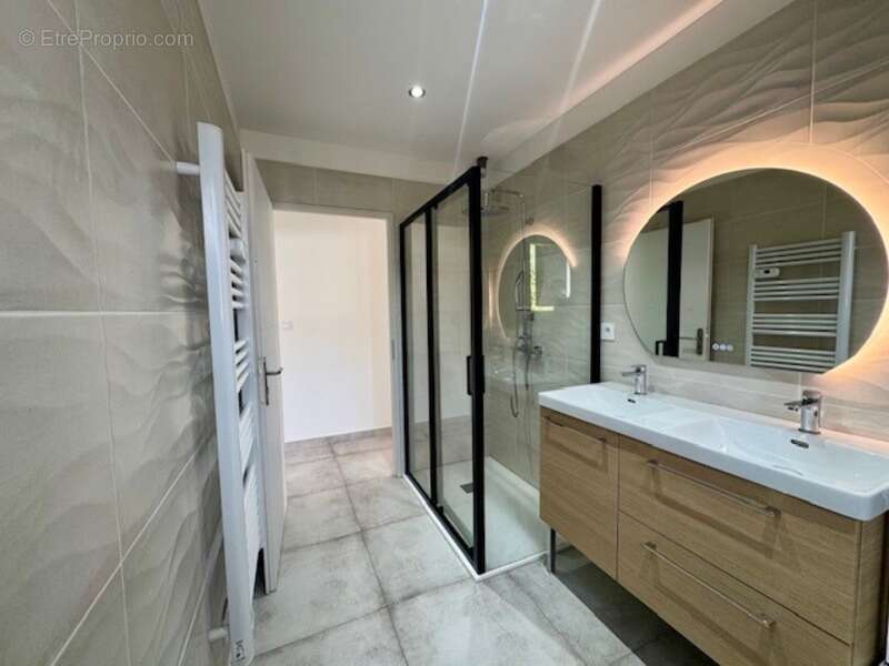 Maison à LES SALLES-DU-GARDON