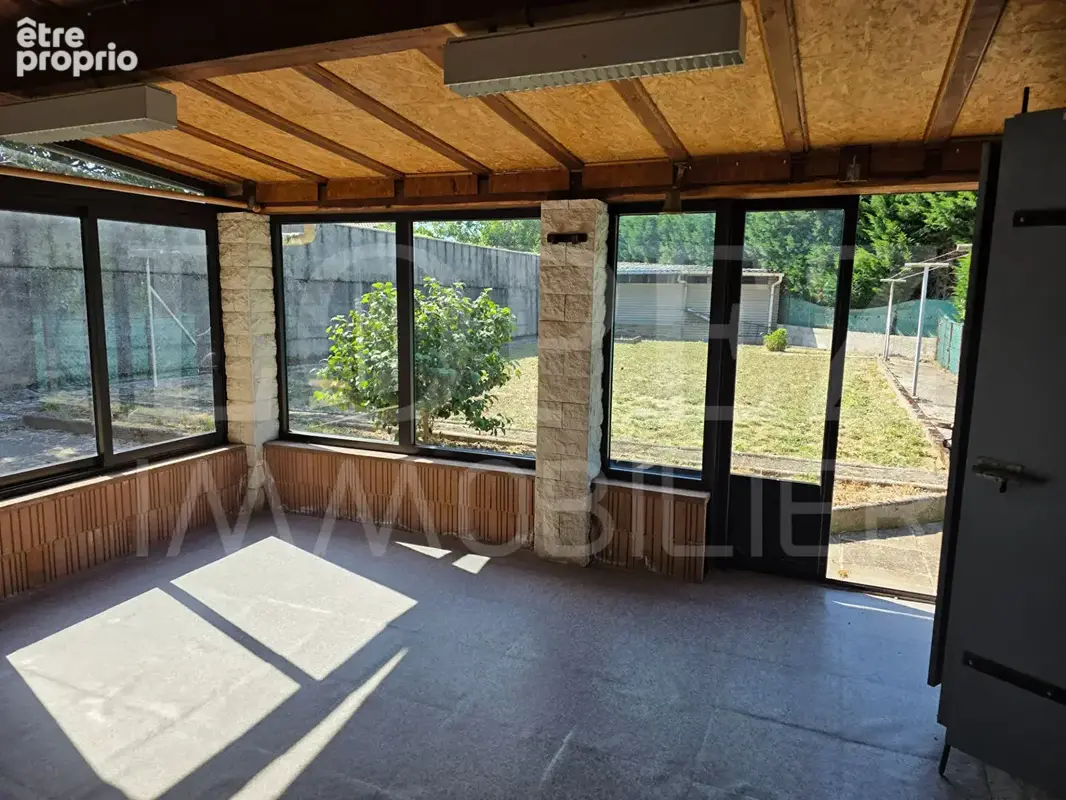 Maison avec garage et jardin - photo 11