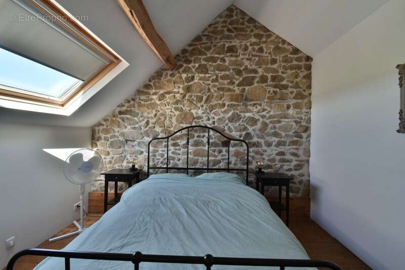 Maison à SAINT-LEGER-MAGNAZEIX