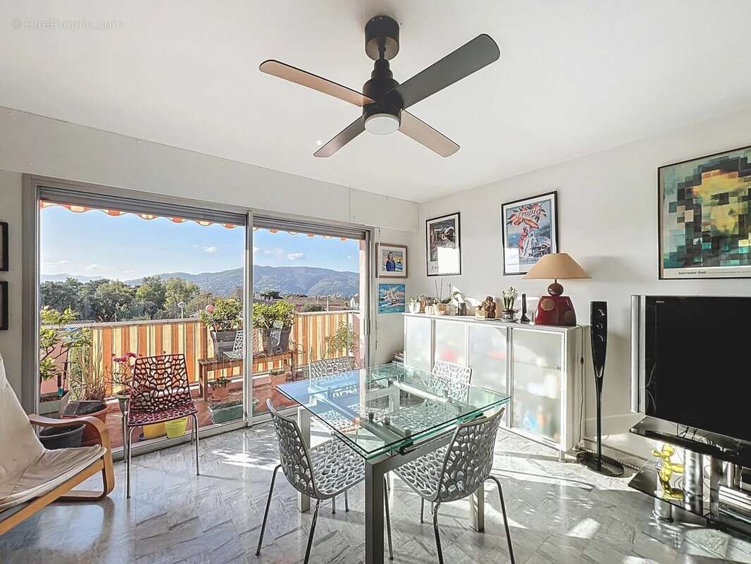 Appartement à LE CANNET