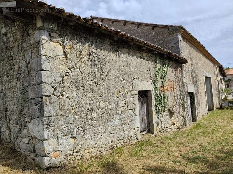 Grange à vendre 1 pièces VARAIGNES (24) - photo 3