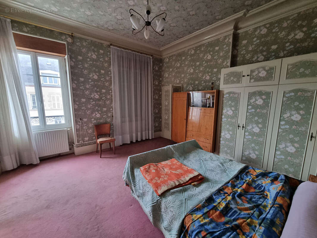 Appartement à YZEURE