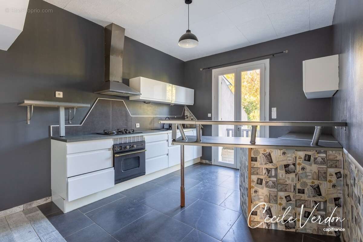 Maison à vendre 5 pièces, garage moto, Bergerac 4 chambres sur 257 m2 de terrain - photo 9