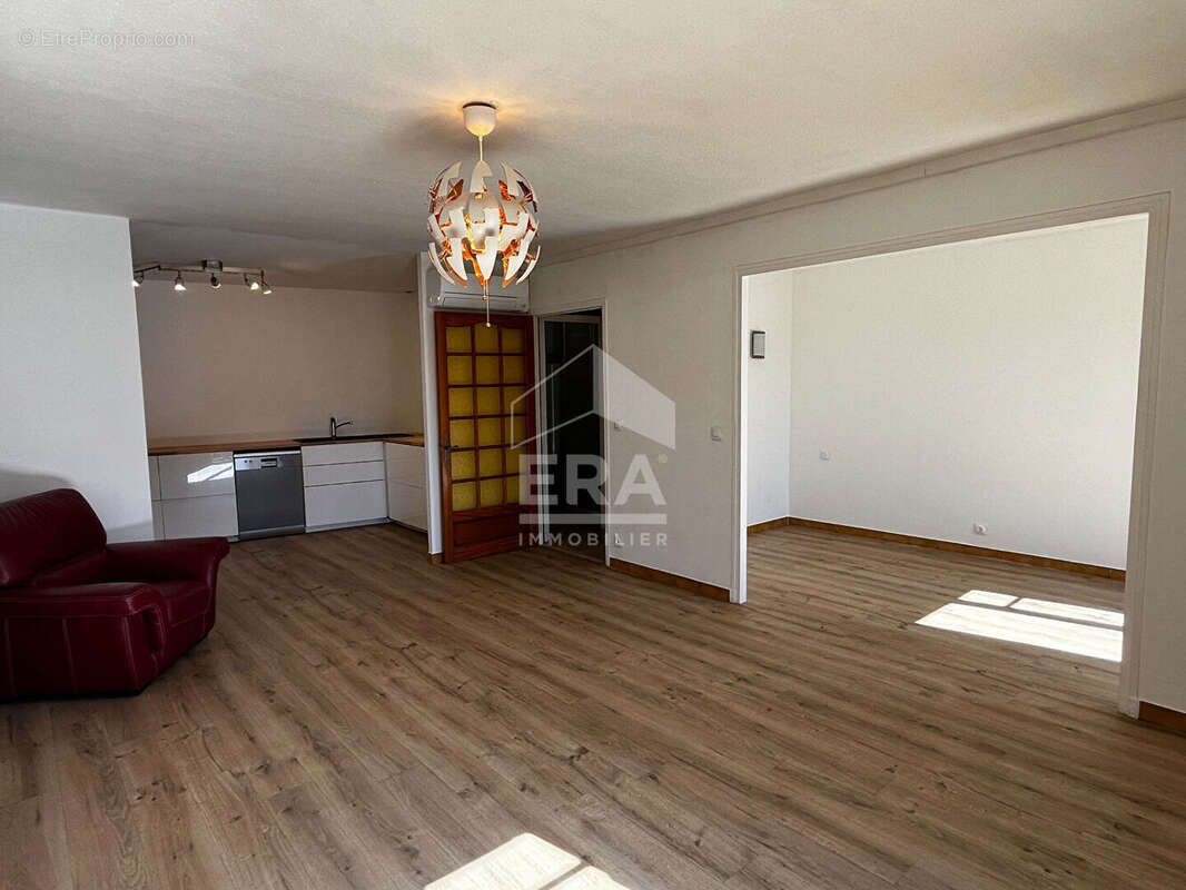Appartement à L'ISLE-SUR-LA-SORGUE