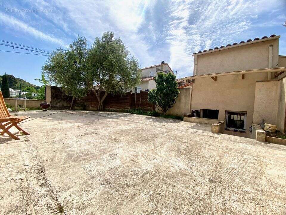 T4 de 115m2+ TERRASSE 136m2 / CHATEAU GOMBERT - Maison à MARSEILLE-13E