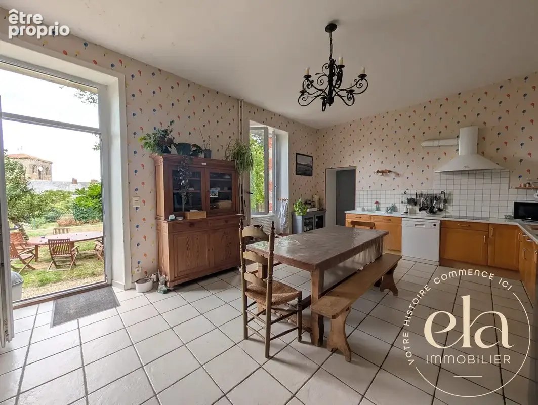 Maison 12 pièces 366 m² à vendre à Pouzauges (85700) - photo 3
