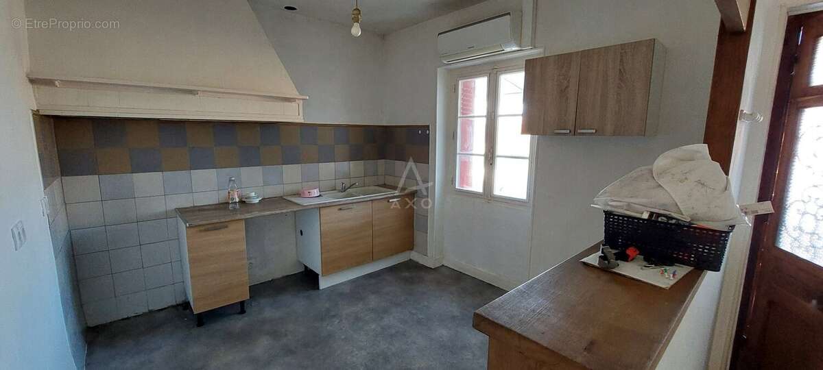 Maison à MANZAC-SUR-VERN