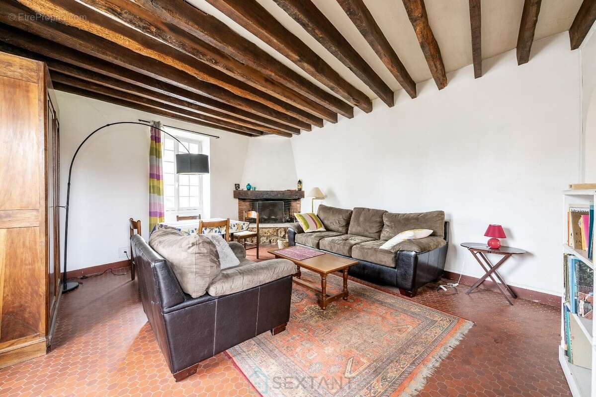 Maison à MAGNY-LES-HAMEAUX