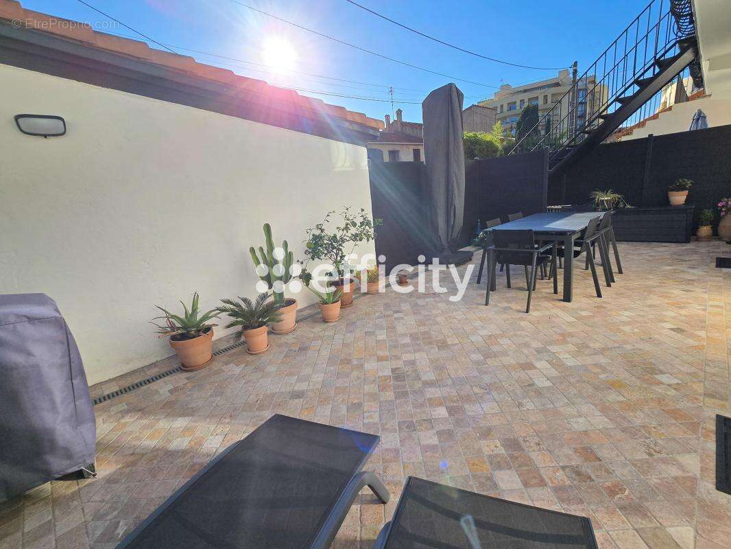 Appartement à LE CANNET