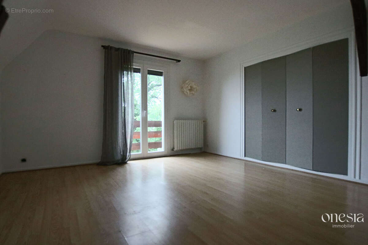 Maison 224 m² à Labastide-Monrejeau  - photo 4