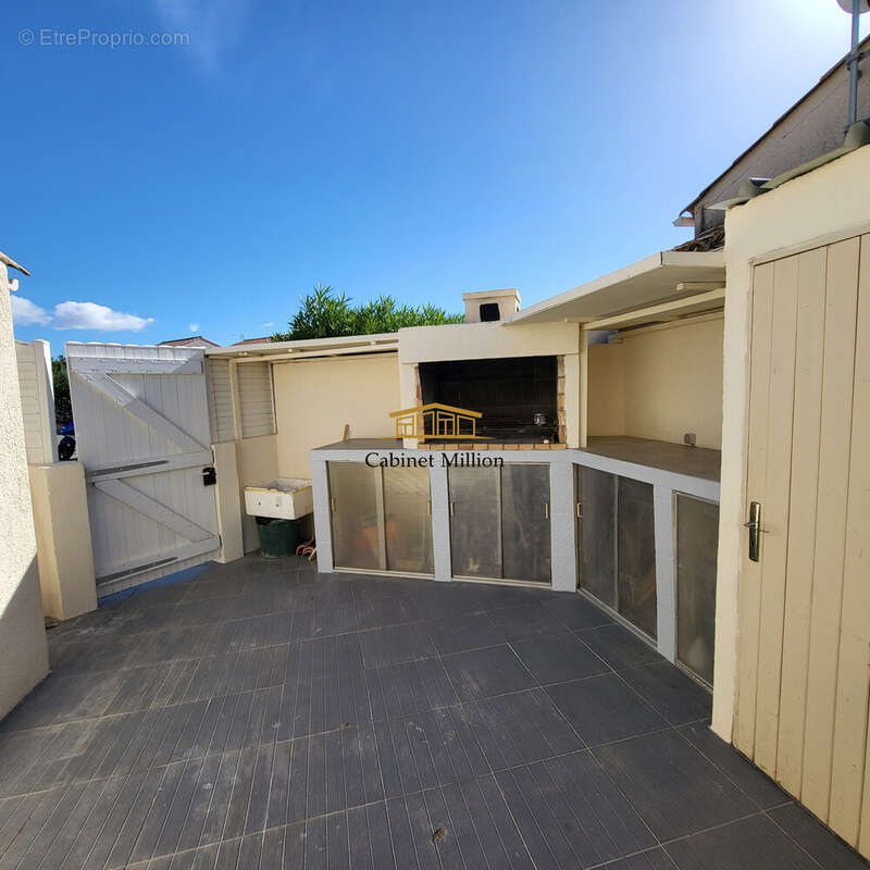 Maison à VIC-LA-GARDIOLE