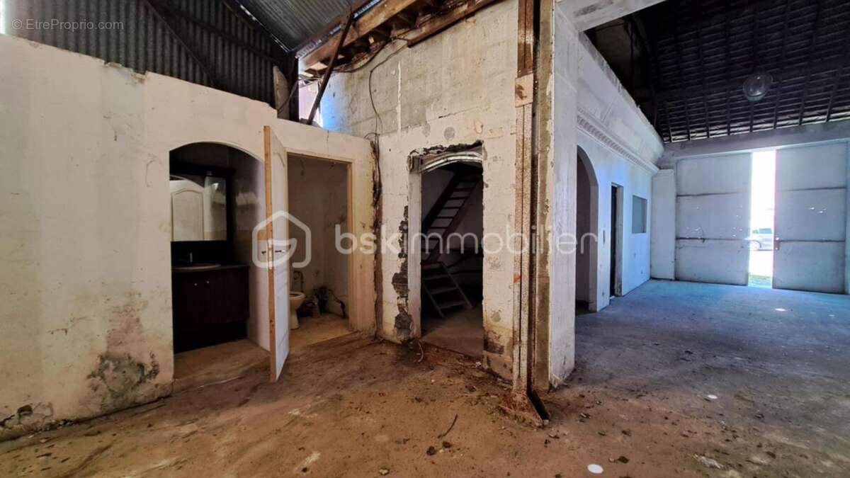 Local commercial - photo 8