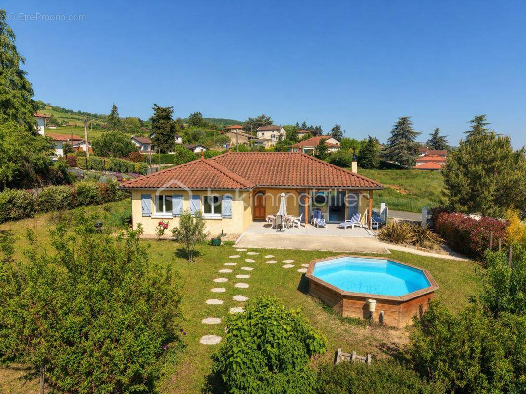 Maison à LUCENAY