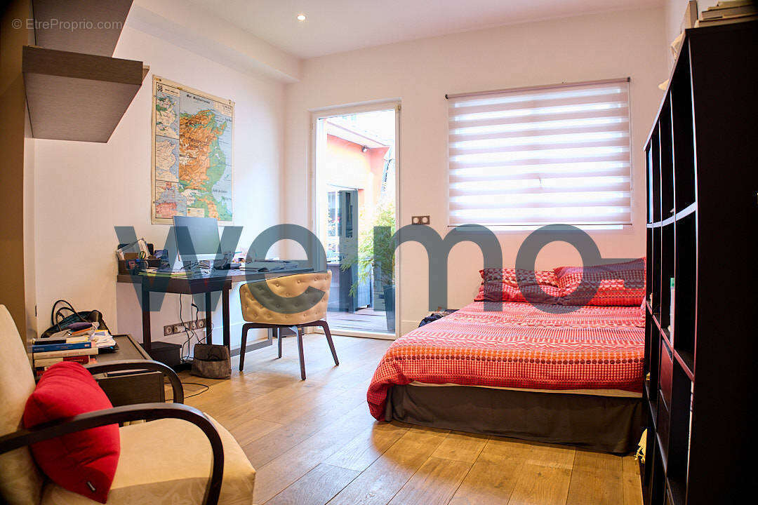 Appartement à NEUILLY-SUR-SEINE