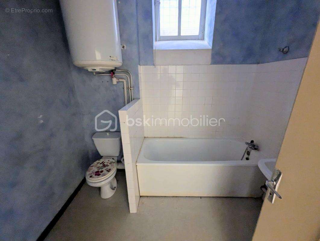 Immeuble de rapport situé au centre ville de Fougères 35300 - photo 7