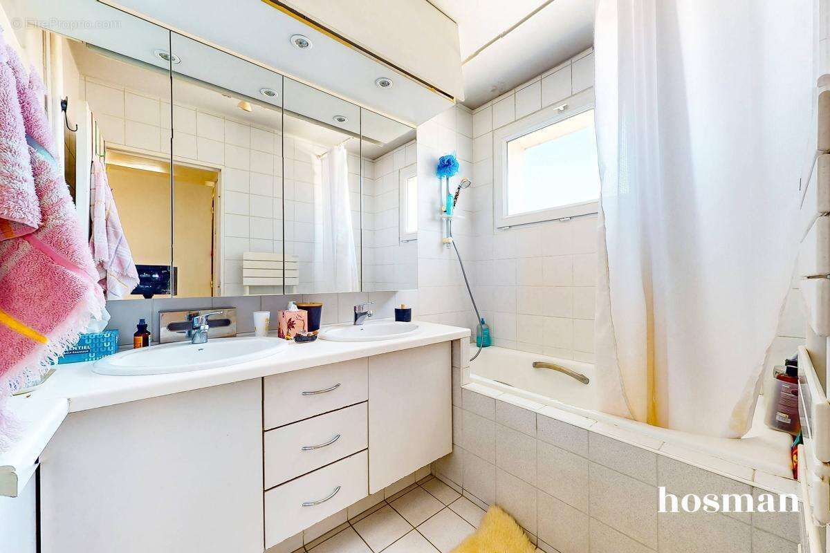 LYON 6ᵉ – Saint-Pothin  99 m² en 9ᵉ étage  Vue panoramique Croix-Rousse  Garage disponible - photo 9