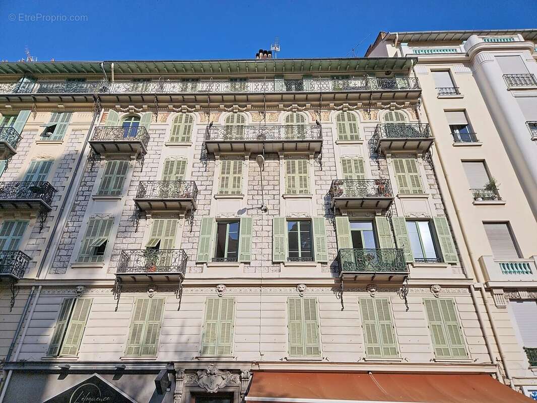 Nice Port – Place Arson – Beau 3 pièces traversant avec balcon et fort potentiel - photo 11