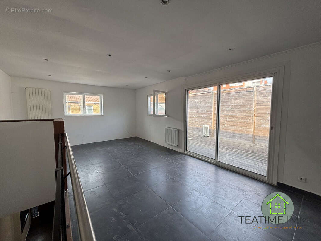 Maison 140 m² à Roubaix  - photo 2