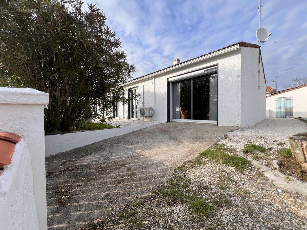 Maison à LONGEVILLE-SUR-MER