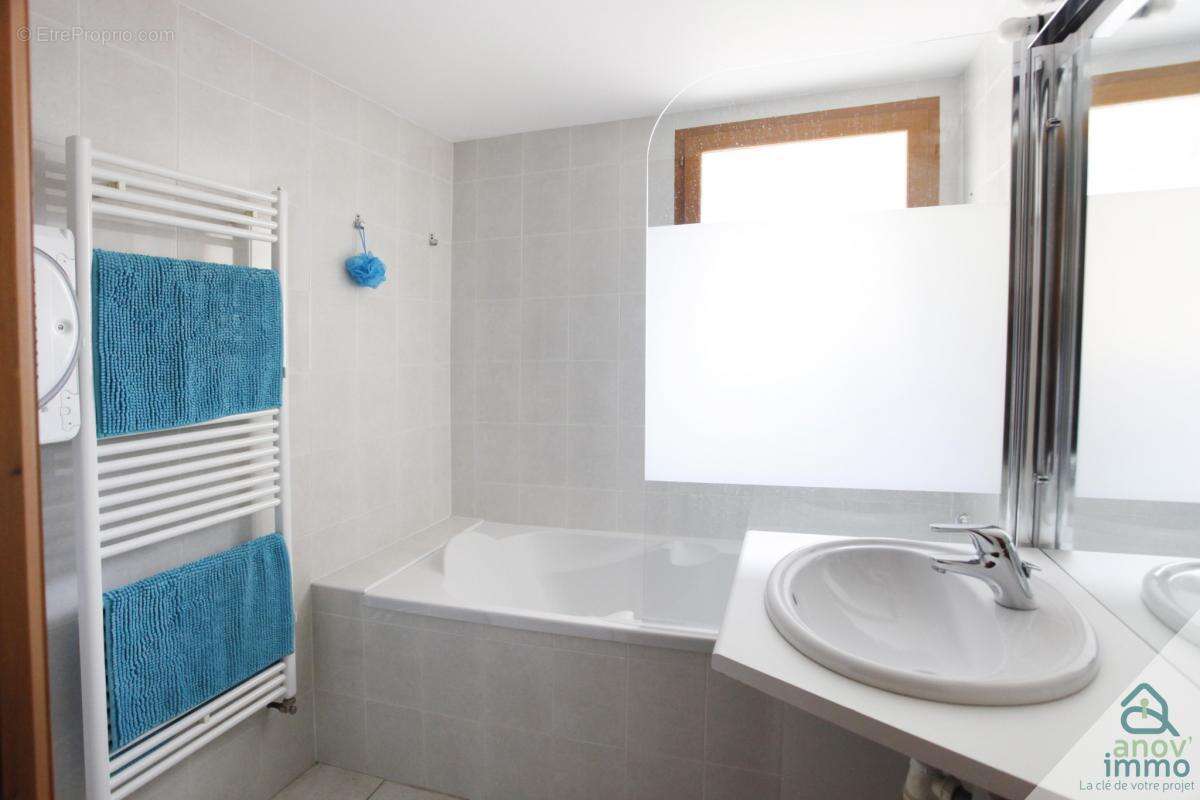 Maison à LE SAUZE-DU-LAC