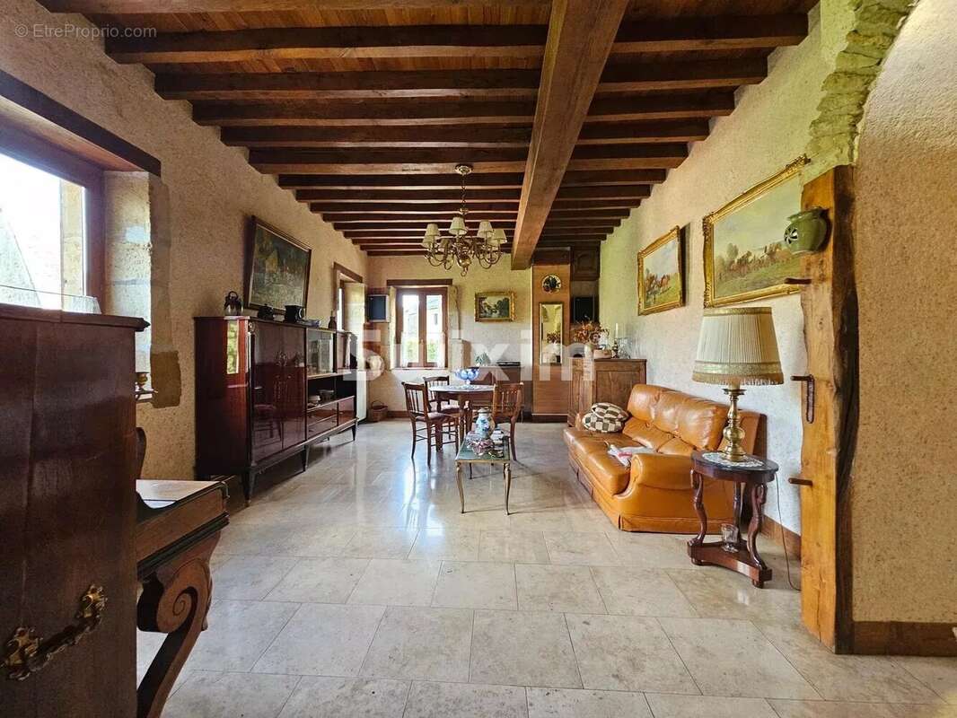 Maison à BAZOCHES