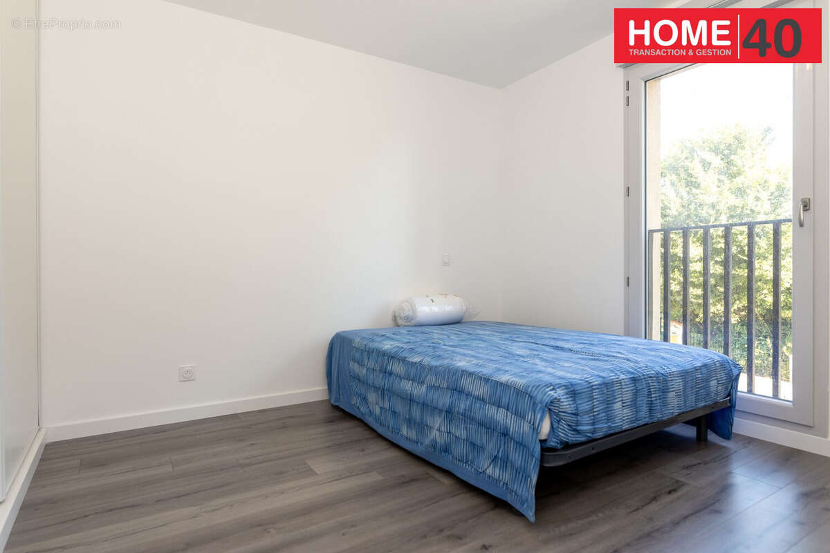 Appartement à PARENTIS-EN-BORN