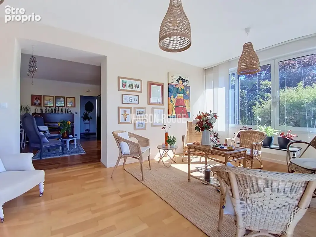 Élégante maison familiale rénovée, cinq chambres, jardin paysager - Coup de coeur assuré - LANGUEUX - photo 7