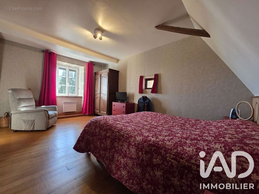 Maison 140 m² à Assier  - photo 7